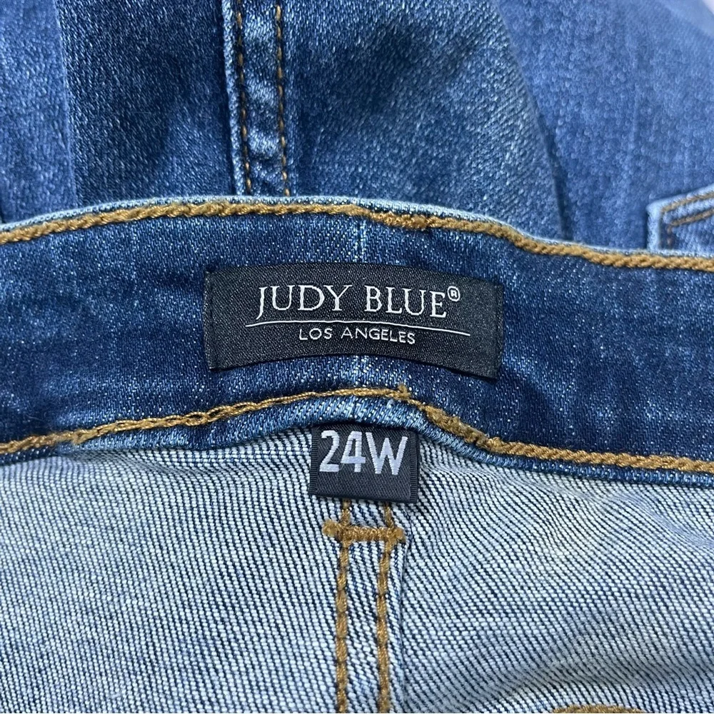 💋NWT💋 Judy Blue Cuffed Destroyed Slim Fit Jeans  Plus Size 24W - Picture 11 of 12
